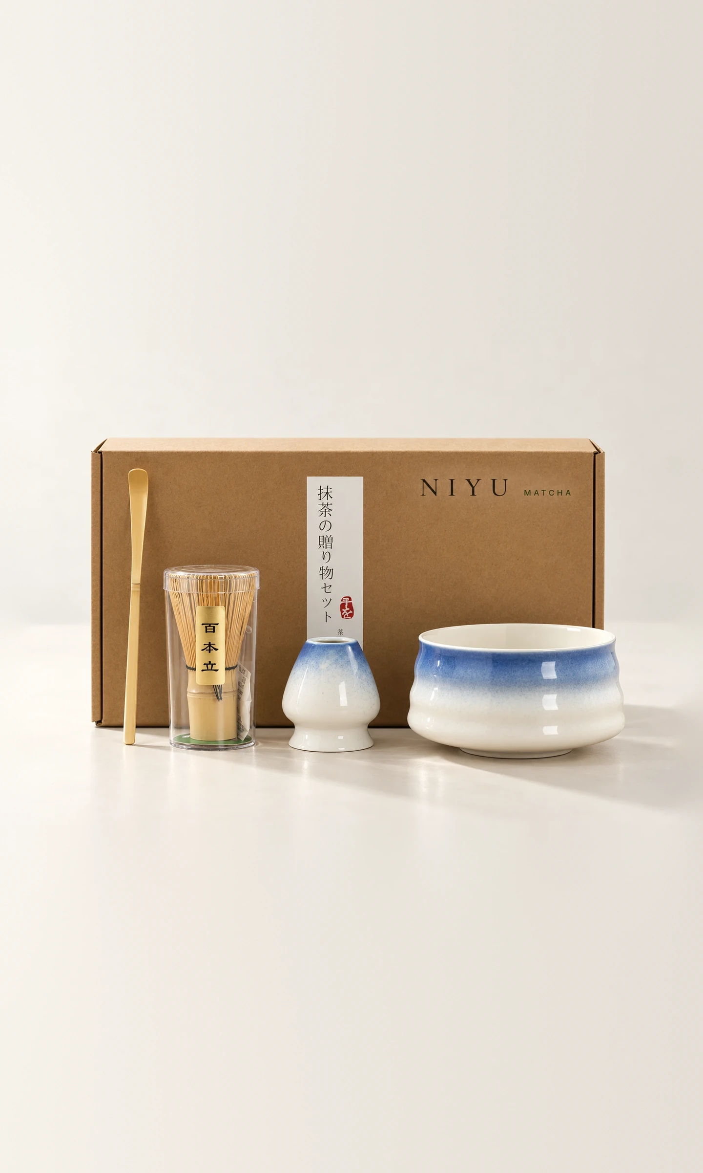 Niyu Matcha Starter-Set mit Teeschale (Chawan), Bambusbesen (Chasen), Bambuslöffel (Chashaku) und Besenhalter